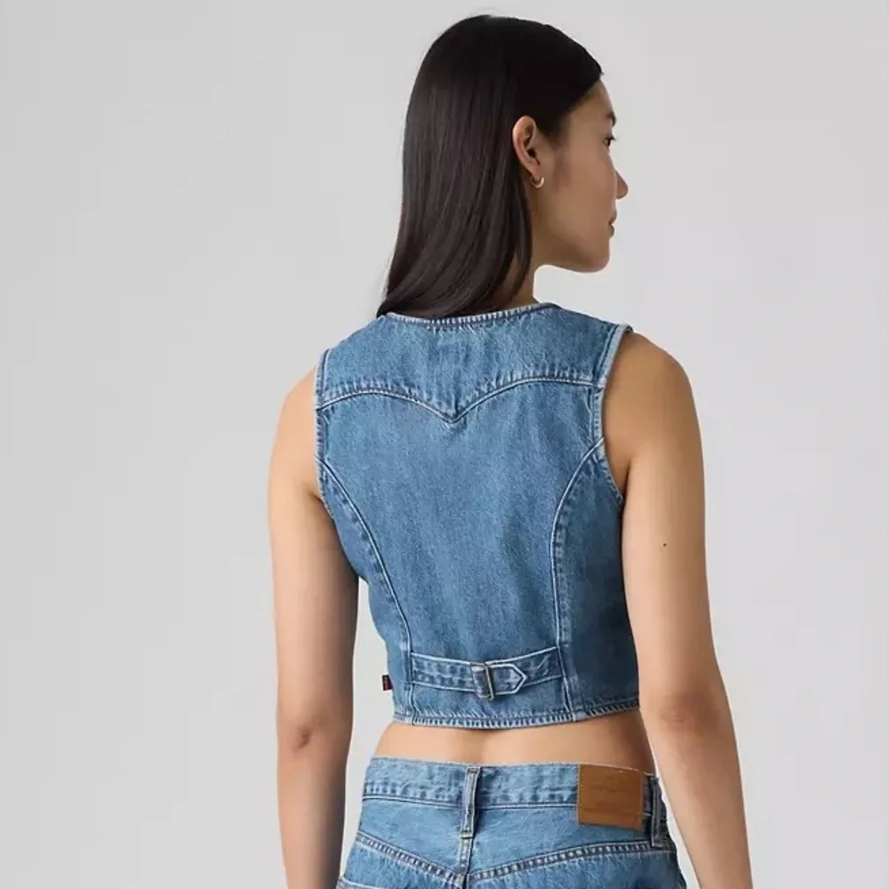 LEVIS 
AMORE DENIM VEST - Picture 2 of 7